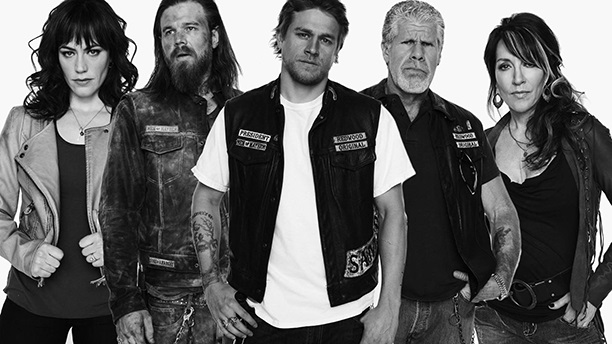 Tara, Opie, Jax, Clay, Gemma. Yani Maggie Siff, Ryan Hurst, Charlie Hunnam, Ron Perelman, Katey Sagal. Kim oldukları ayrıntılı olarak aşağıda anlatılıyor.